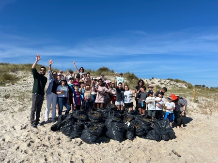 Objetivo Naturacción cumplido: 400 kilos menos de la invasora uña de gato en el litoral de Foz